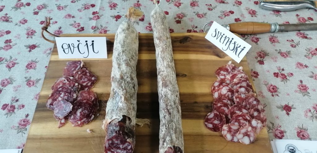 ovčji in svinsjki šalam